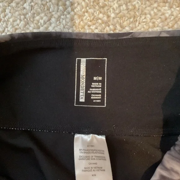 Mondetta Black Yoga Pants with Gray Waistband - Picture 5 of 7